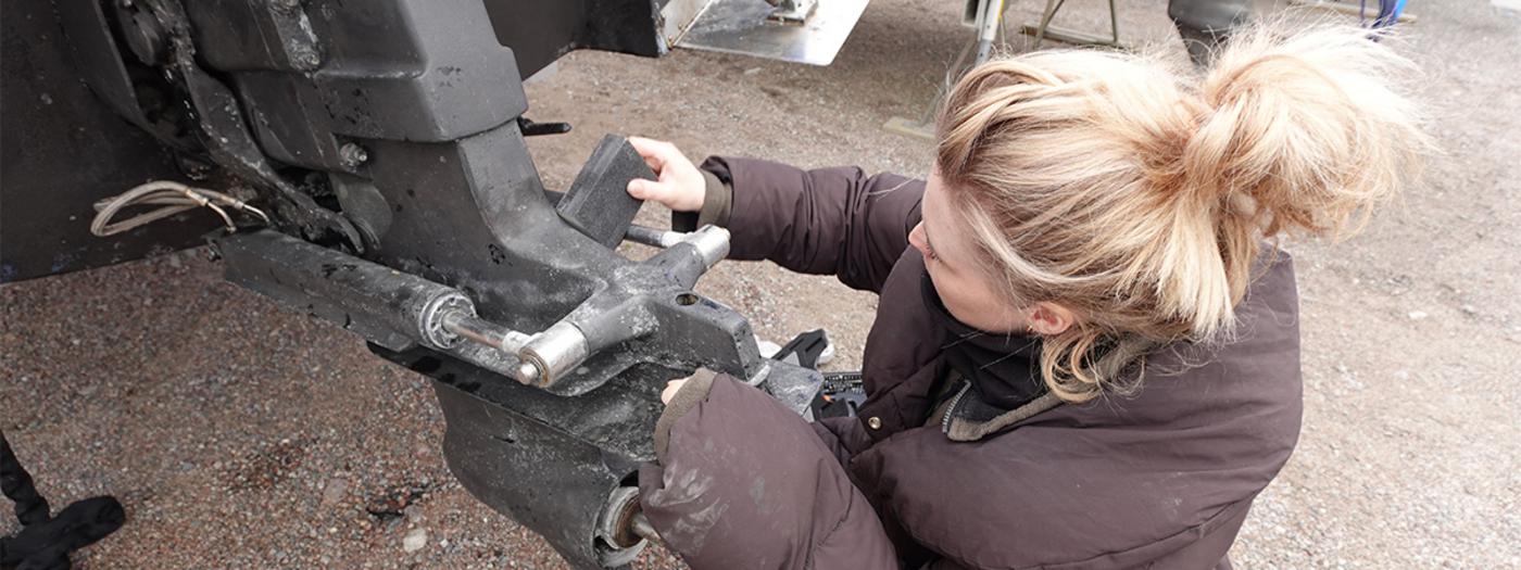 Stort sortiment av Mercruiser originaldelar och tillbehör hos SeaSea Båttillbehör för lång livslängd på din motor.